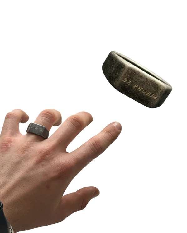 Anillo Baskerville Byphobia - Imagen 3